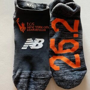 2 pairs of New Balance NYC Marathon socks new in package- men’s shoe size 6-8.5